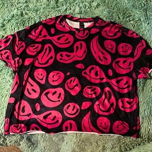 Oversized smiley tee